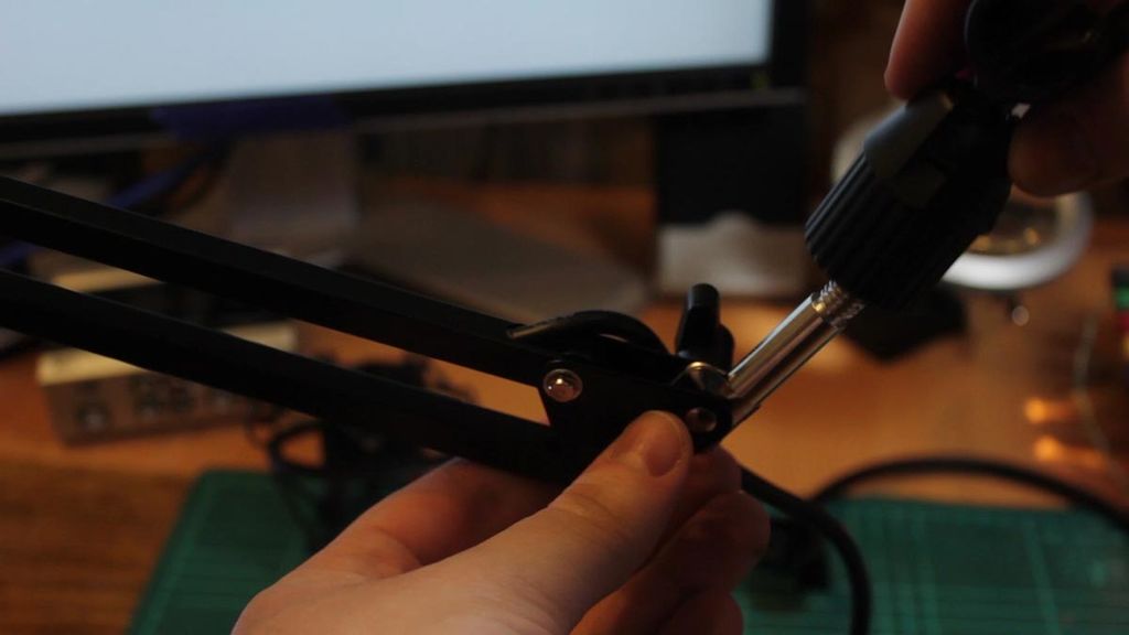 How to set up the microphone stand