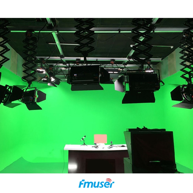 FMUSER MB 50㎡ TV Studio ชุดไฟครบชุดพร้อมไฟระดับมืออาชีพ, หน้าจอสีเขียว, ขายึด ฯลฯ สำหรับโรงเรียน, สตูดิโอออกอากาศ, ระบบ VSS